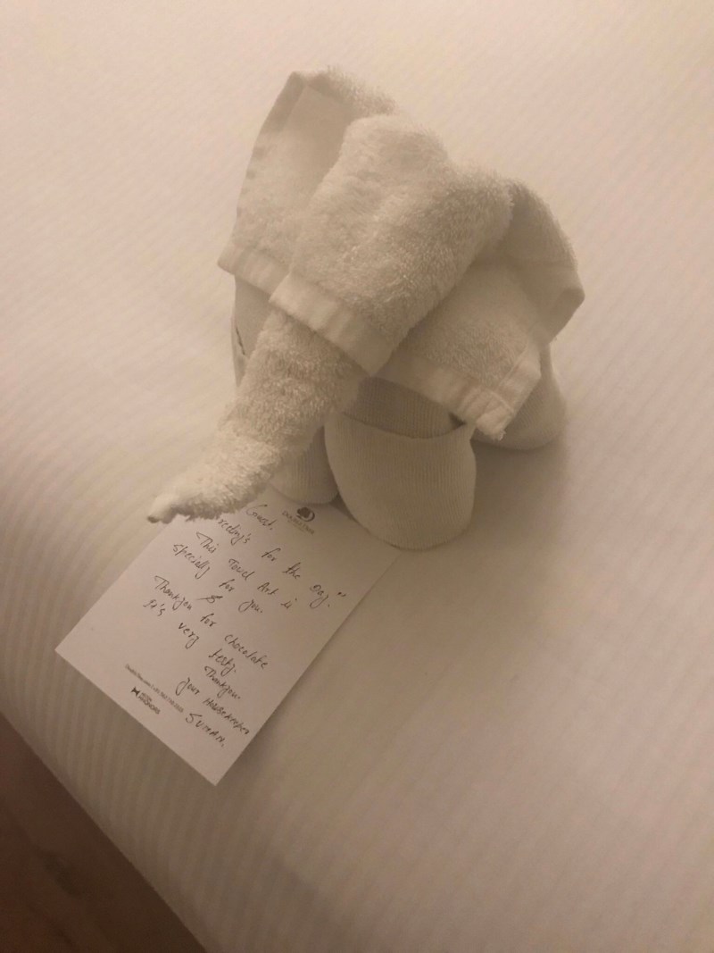 “Ostavio sam malo čokolade u hotelu s porukom 'To je za tebe, ugodan dan'. Ovo sam dobio zauzvrat.”