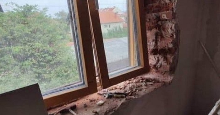 Majstor mu je krivo postavio prozor, njegova objava u mjesnoj FB grupi nasmijala je cijelu regiju