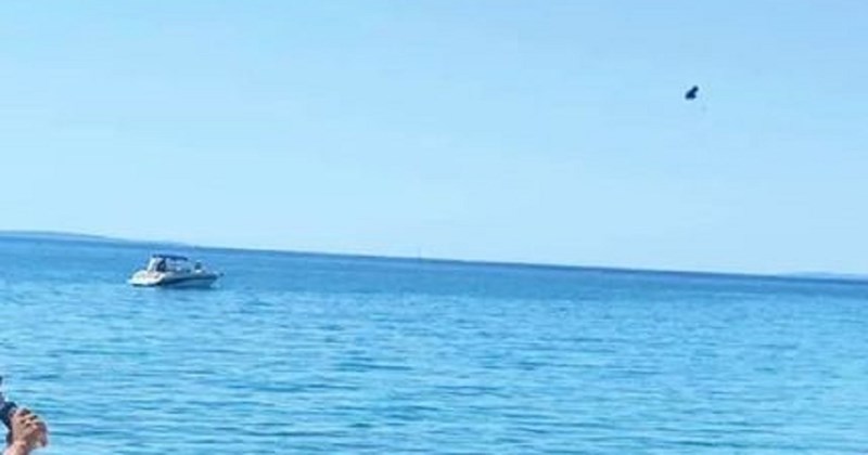 Prizor s plaže u Dalmaciji obišao je regiju, ovaj način čuvanja mjesta još niste vidjeli