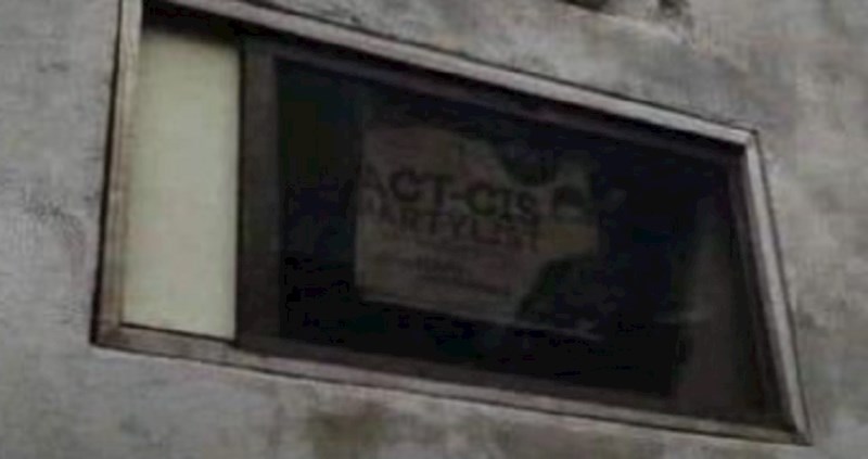 Fotka ove kuće hit je u regiji, morate vidjeti što je netko upotrijebio kao prozor