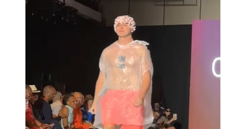 Upao je na pistu na tjednu mode u debilnoj "kreaciji", nitko nije primijetio razliku. Video je hit!