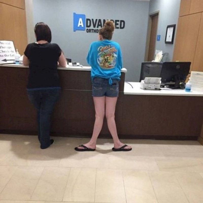 Ne znamo je li Photoshop ili nije, ali izgleda pogrešno!