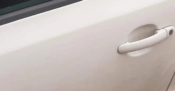 Žena je natpisom na autu upozorila vozače koji parkiraju pored nje, morate ga vidjeti