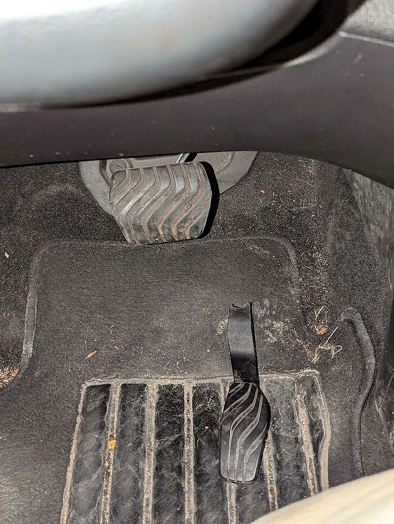 Nikom nije jasno kako je uopće dovezao auto do nas