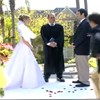 Nespretni kum pokrenuo je lavinu urnebesnih pehova tijekom obreda vjenčanja, snimka je show