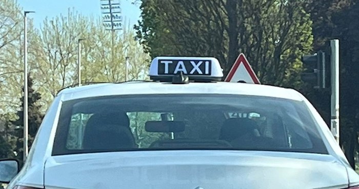 Tip je primijetio dosta neobičan detalj na taksiju u Zagrebu i postao hit na Fejsu, morate vidjeti