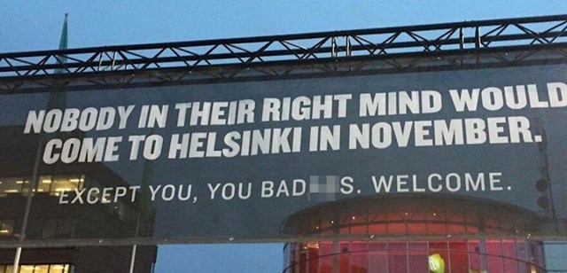 Znak ispred zračne luke u Helsinkiju, Finska