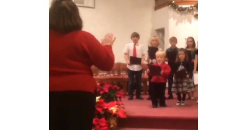 Snimku dječje božićne predstave lajkaju milijuni na IG-u, urnebesni klinac ukrao je cijeli show