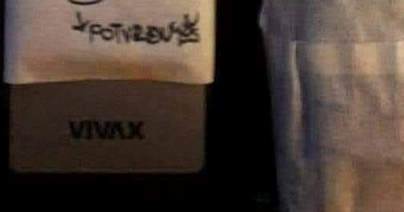 Daljinski jedne bake nasmijao je tisuće u regiji posebnim uputama na njemu, fotka je hit