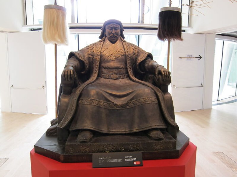 Osim Džingis-kanove grobnice, mnoge zanima njegova Crna Zastava s bojišta koja je preživjela do 1960-ih prije nego što je nestala pod sovjetskom kontrolom Mongolije.