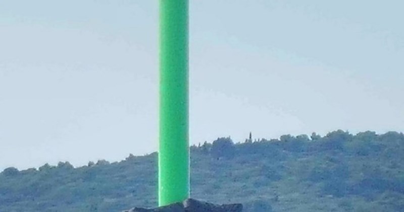 Prizor snimljen u moru kod Vodica mnogima je ostavio upitnike nad glavom, morate vidjeti