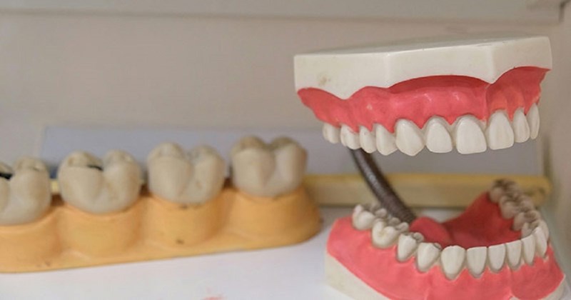 U 1800-ima većina je zubnih proteza napravljena od zubiju mrtvih vojnika