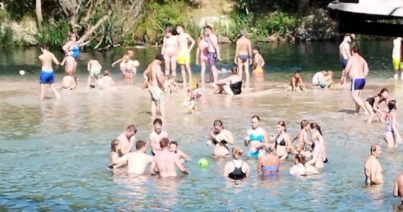 Znak zabrane na jednoj crnogorskoj plaži nasmijao je ekipu na mrežama, prekomičan je