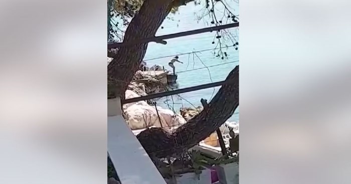 Fejsom se ponovno šera epski skok u more snimljen u Dalmaciji, ovo morate vidjeti