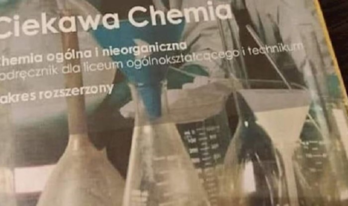Učenici iz Poljske ostali su u šoku kada su vidjeli naslovnicu udžbenika iz kemije, ovo je urnebesno