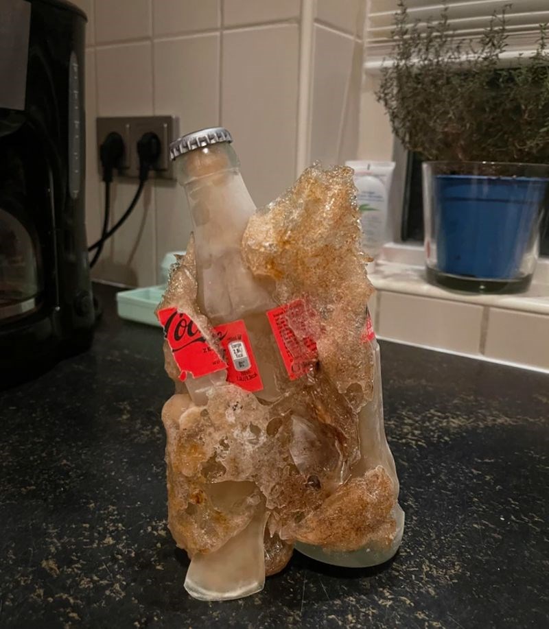 Kad zaboraviš Coca Colu u zamrzivaču