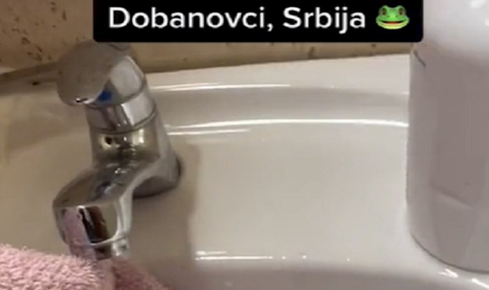 Fejsom se širi bizarna snimka iz Srbije, nakon ovog ćete dobro pregledati WC prije idućeg korištenja