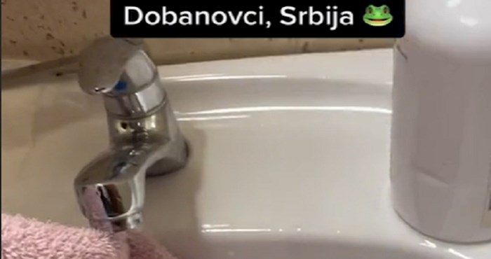 Fejsom se širi bizarna snimka iz Srbije, nakon ovog ćete dobro pregledati WC prije idućeg korištenja