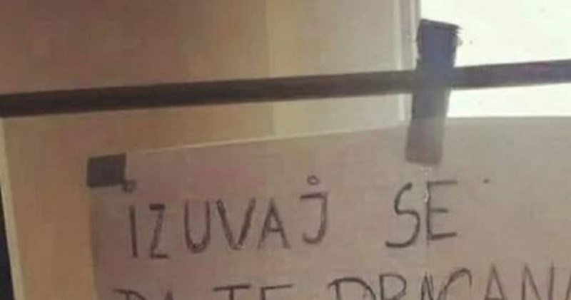 Natpis na ulazu u nečiji stan nasmijao je cijelu regiju, odmah ćete vidjeti zašto