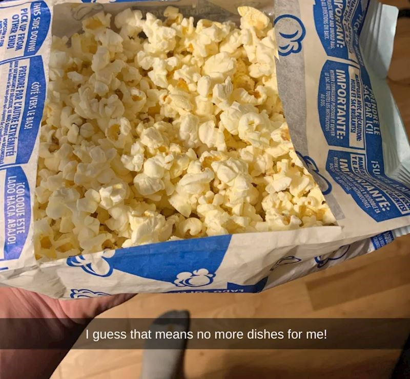 Kako jesti kokice i ne šporkati posuđe