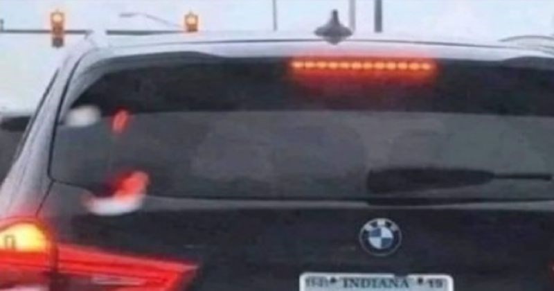 Iako je fotka nastala u SAD-u, svi znaju da je vlasnik auta Balkanac. Odao ga je urnebesan detalj!