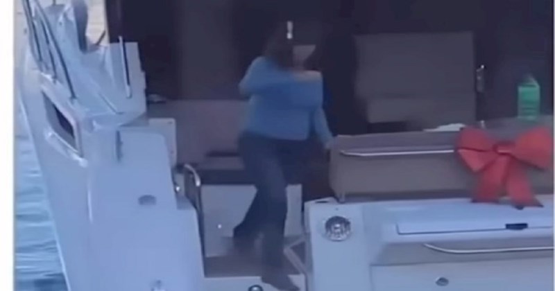 Žena je za Novu Godinu pretjerala s pićem, sad joj se cijeli internet smije zbog ove sramotne snimke