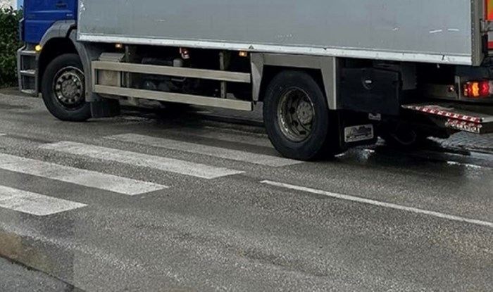Kamion fotkan u Istri nasmijao je čitavu Hrvatsku, ali i šire. Za sve je "kriv" urnebesni logo!