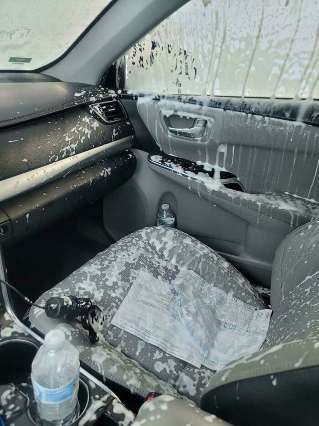 Pjena u automobilu