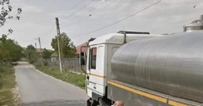 Bizaran prizor iz Rumunjske- Googleova kamera uhvatila je tipa u "akciji" i sada je hit na Fejsu