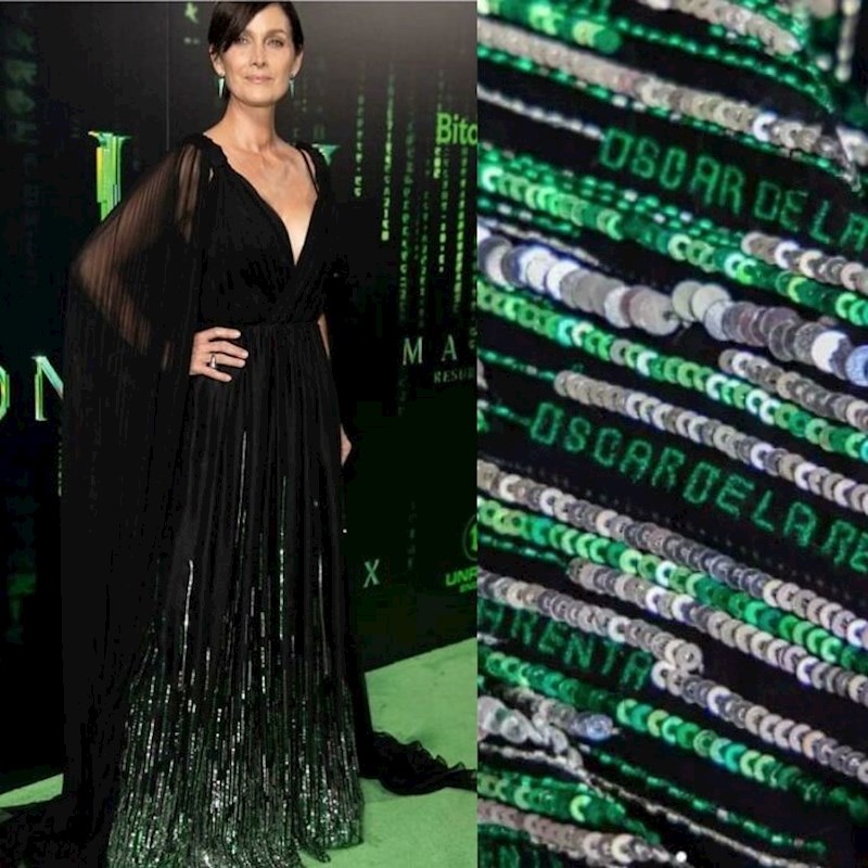 Haljina Carrie -Anne Moss na premijeri filma Matrix