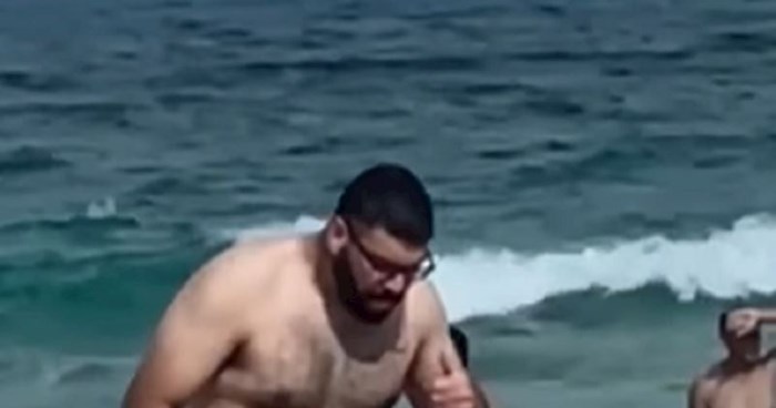 Snimka tipa na plaži oduševila je tisuće, evo najurnebesnijeg načina za pripremiti liniju za ljeto