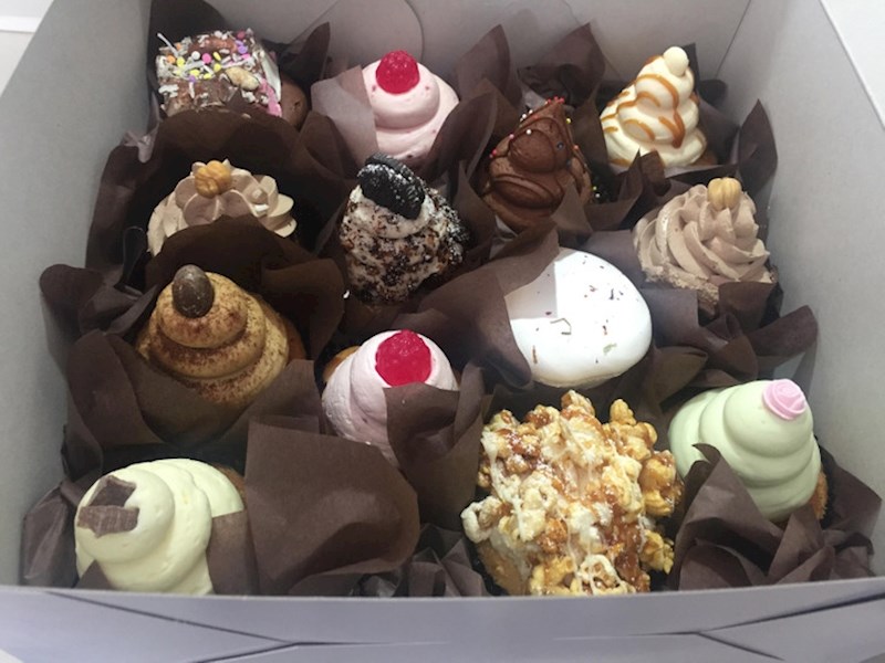 Nisam se mogla odlučiti za vrstu torte pa su mi radnice u slastičarni dale male uzorke od onih okusa koje nude!