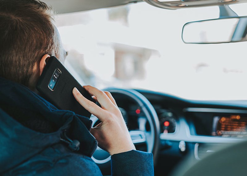 Broj smrtnih slučajeva uzrokovanih korištenjem pametnim telefonom tijekom vožnje 6x je veći od onih koje uzrokuju pijani vozači.