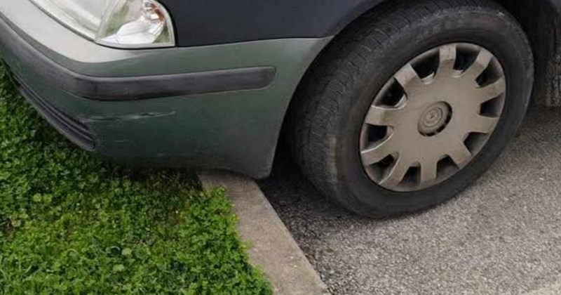 Vlasnik auta nije stigao popraviti blatobran prije tehničkog pa je smislio genijalno rješenje
