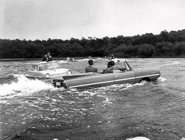 Dva amphicara prešla su La Manche 1965.