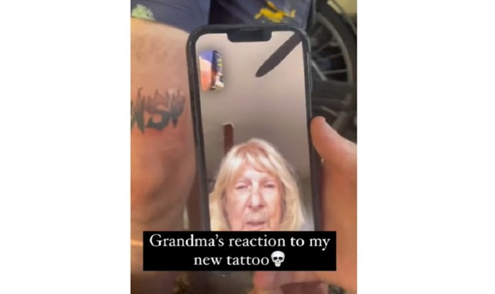 Bakina reakcija na unukovu tetovažu totalni je hit na IG-u, ovo definitivno niste očekivali