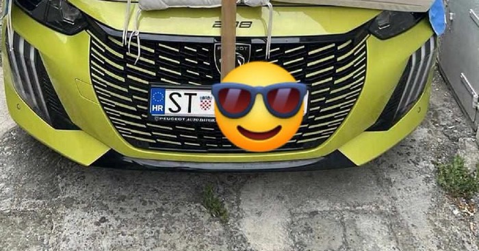 Način na koji je Splićanin zaštitio auto od tuče apsolutni je hit na Fejsu, morate vidjeti