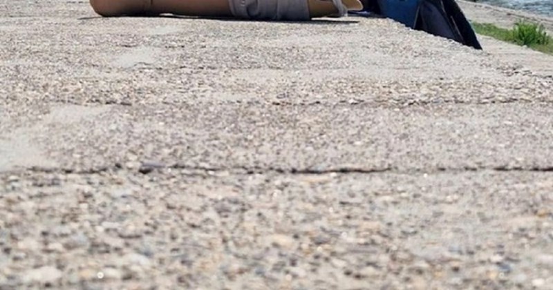 Prizor s jedne plaže u Hrvatskoj je hit, morate vidjeti što je čovjek iskoristio umjesto jastuka