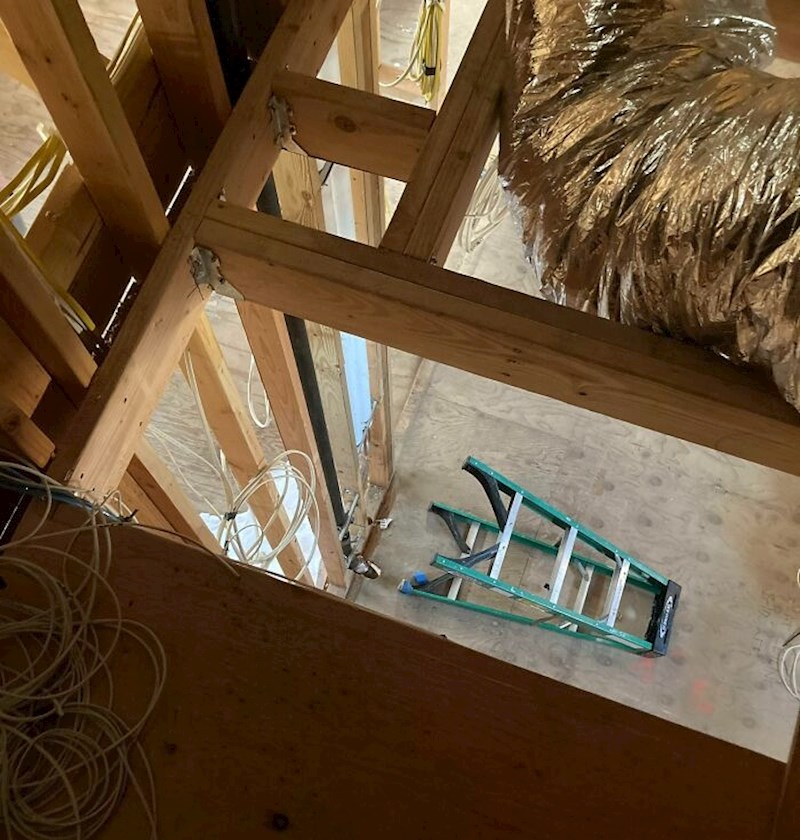 Kolega mi uvijek sruši ljestve