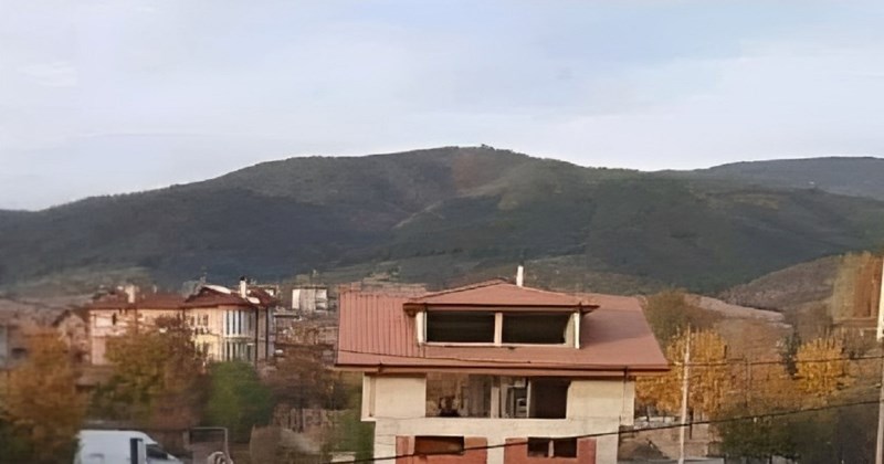 Kuća iz Bugarske postala je viralna zbog neobične lokacije, ovo u životu niste vidjeli