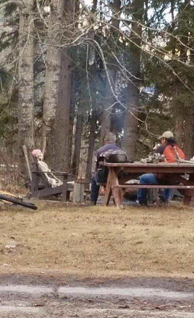 Odmor od planinarenja u ugodnom društvu