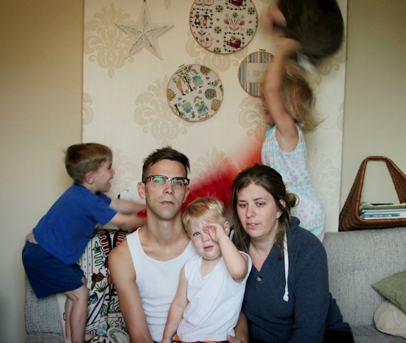 Danas nam je deseta godišnjica braka. Htjeli smo lijepi, sretni obiteljski portret. A onda se starijih dvoje potuko.