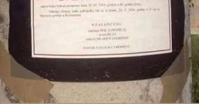 Netko je dodao jednu riječ na osmrtnicu, fotka je sada hit među ljubiteljima malo uvrnutog humora
