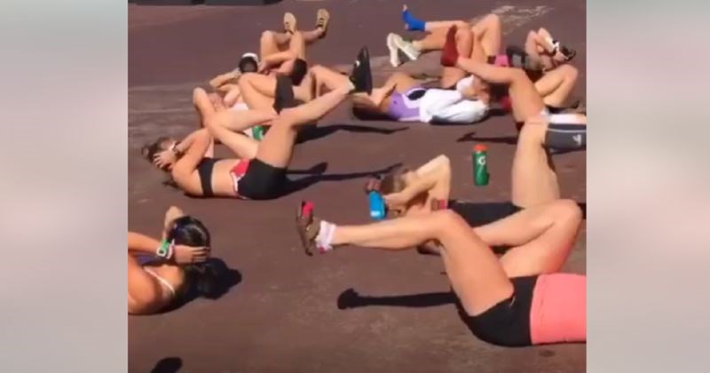 Pas se pridružio ekipi koja je vježbala na otvorenom, uslijedio je pravi show!