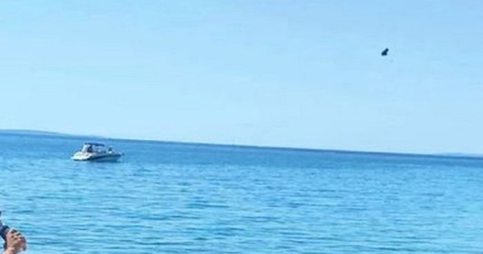 Prizor s plaže u Dalmaciji obišao je regiju, ovaj način čuvanja mjesta još niste vidjeli