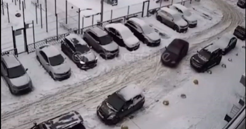 Nadzorna kamera snimila je najluđe paralelno parkiranje ikad, ovom tipu treba dodijeliti nagradu