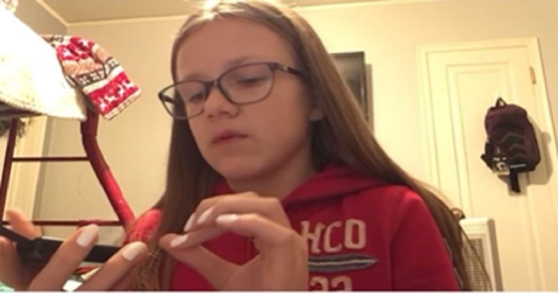 Curica je snimala live u sobi gdje je spavao mlađi brat, uslijedilo je nešto urnebesno. Upalite zvuk