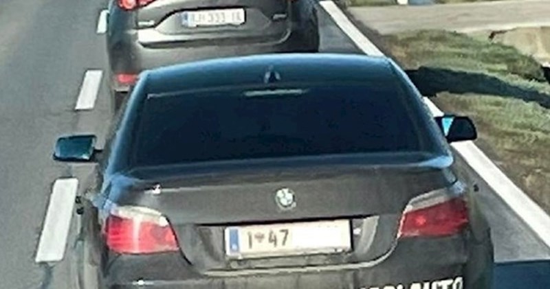 Hrvat na auto zalijepio poruku za ostale vozače, svi ga osuđuju zbog seljakluka