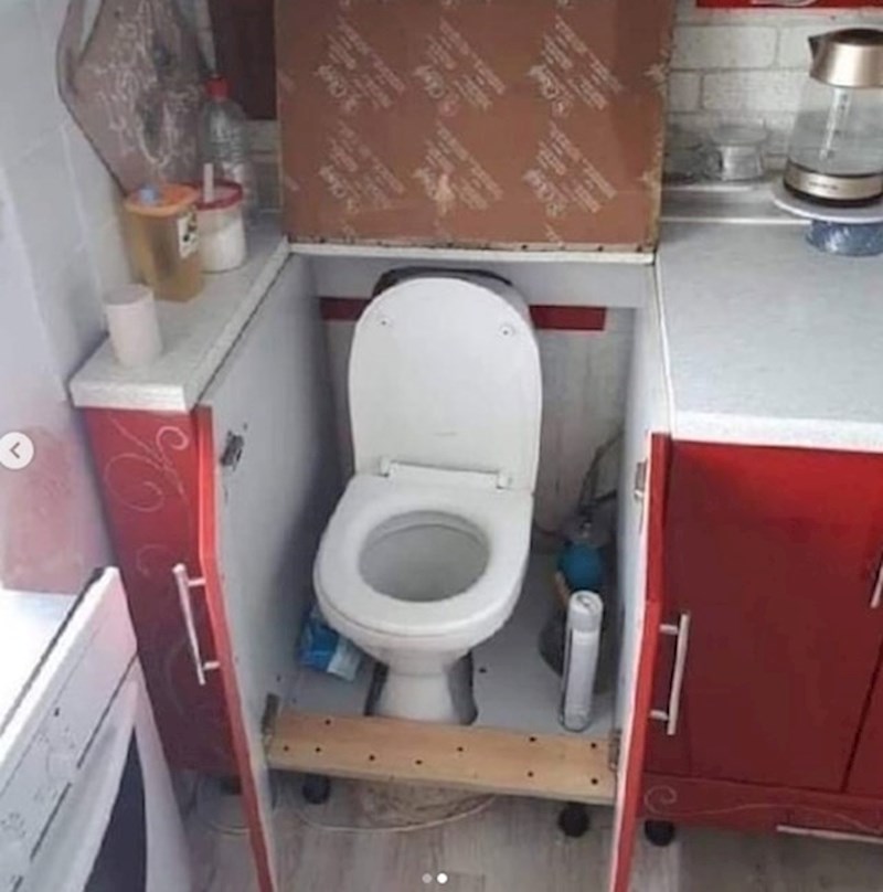 ...ali kad su malo bolje pogledali, gosti su u kuhinji otkrili stvarno šokantan prizor...