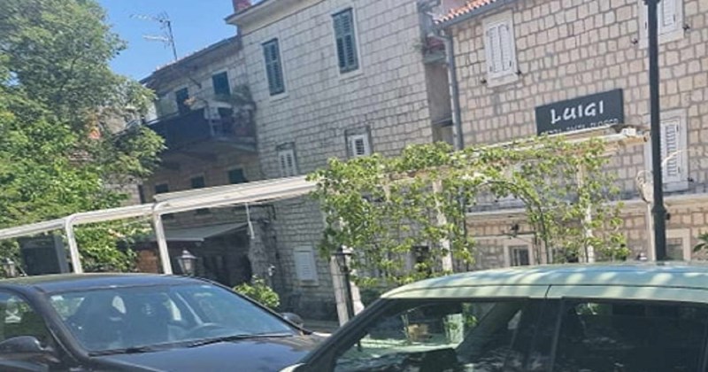 Pokušaj parkiranja u Dalmaciji najbezobraznija je stvar koju ćete danas vidjeti. Razbjesnit će vas!